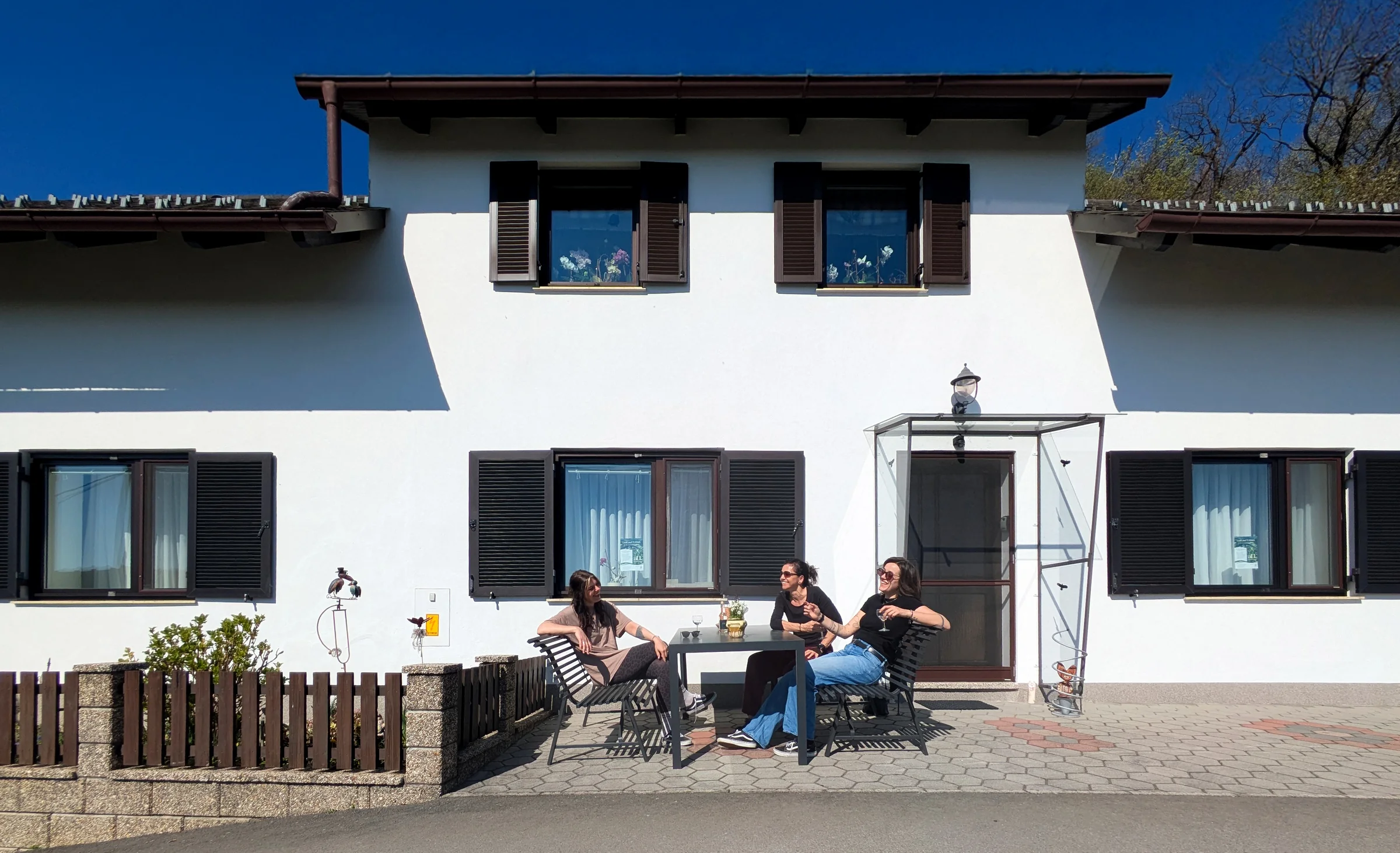 Terrasse vor dem Haus